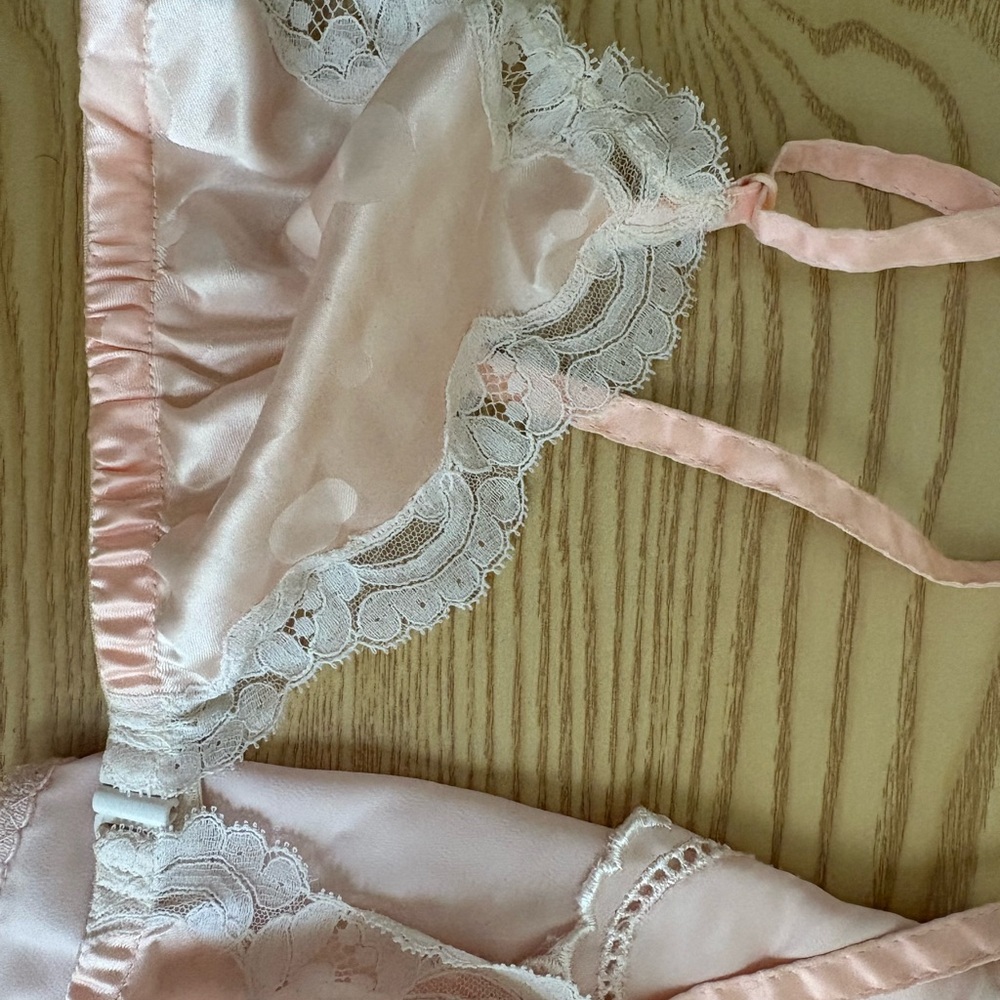 Dior Lingerie - Picture 3 of 4